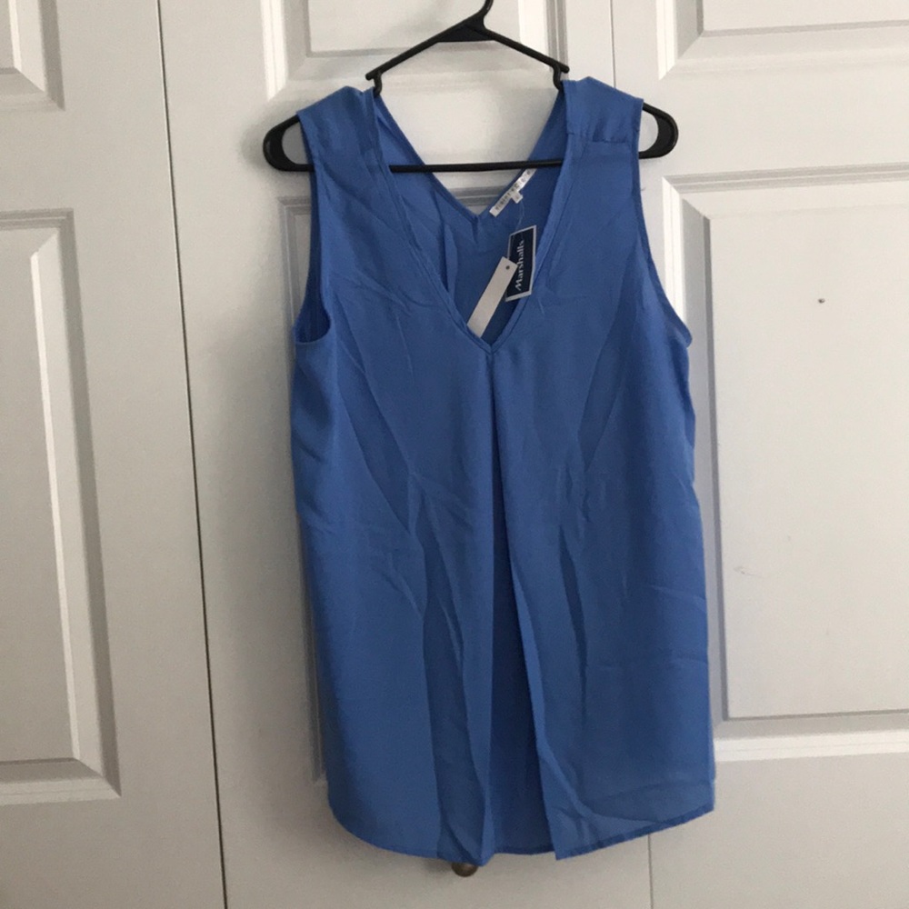 NWT Violet + Claire sky blue Flowy tank!